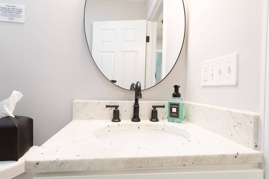 Gorgeous Bungalow Minutes from Airport & Atl in East Point, Fulton County