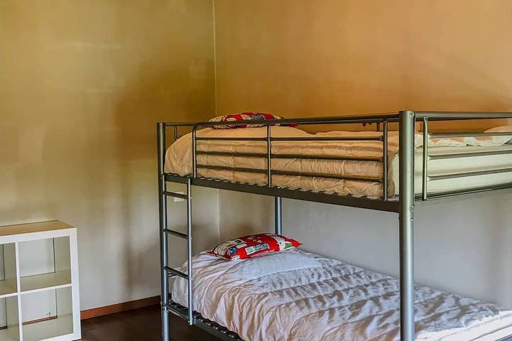 Location de vacances pour 8 personnes, avec terrasse et jardin à La Tour-Saint-Gelin - 4