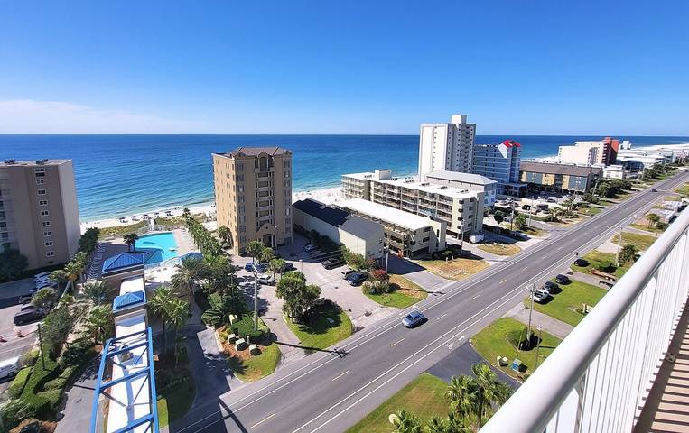 Beach rental for 6 people, with balcony and hot tub as well as pool in Gulf Shores