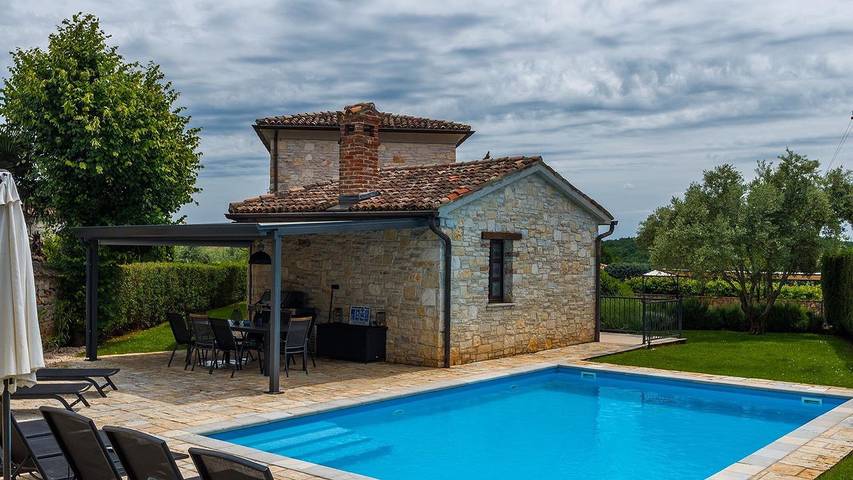 Villa pour 8 personnes, avec jardin ainsi que terrasse et piscine, animaux acceptés à Barat - 4
