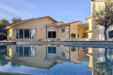 Location de vacances pour 8 personnes, avec piscine à Saint-Estève