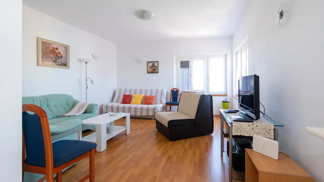 Entire holiday apartment, Holiday apartment for 5 people with terrace in Preko, Ugljan Island