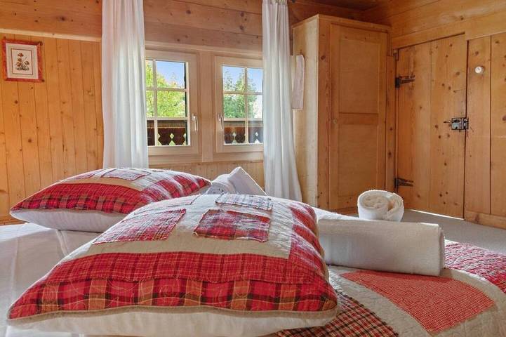 Ganze Wohnung, Family apartment in a historic chalet in Les Diablerets, Ormont-Dessus (Les Diablerets)