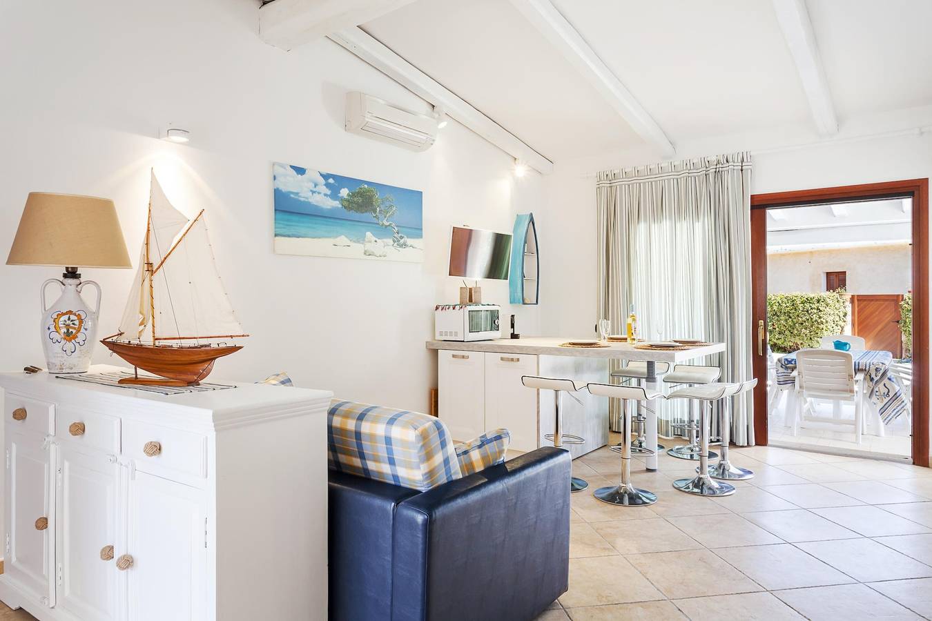 Casa Isabella Villa con dependance vicino alla spiaggia con giardino e aria condizionata in Porto San Paolo, Loiri Porto San Paolo
