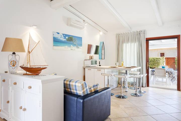 Casa Isabella Villa con dependance vicino alla spiaggia con giardino e aria condizionata in Porto San Paolo, Loiri Porto San Paolo