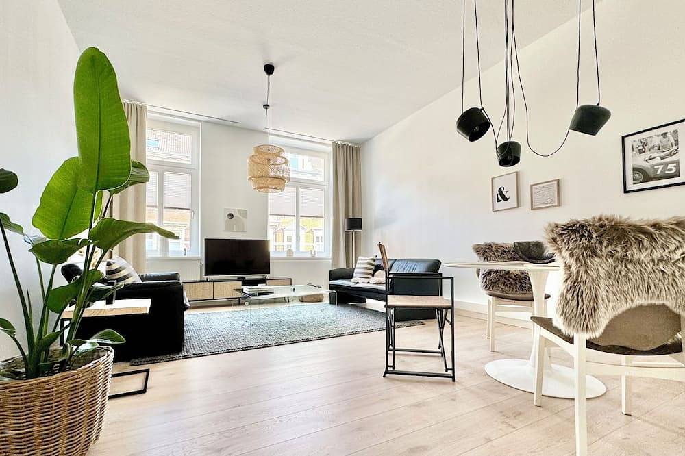 Entire apartment, Makers + Rooms Apartments Large modern vacation apartment in the city center of Detmold in Detmold, Kreis Lippe