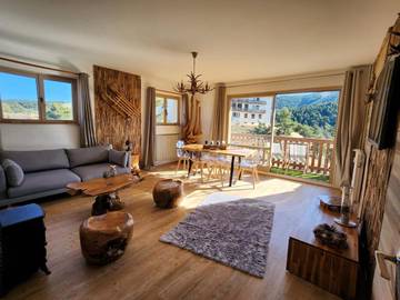Gîte pour 4 personnes, avec vue et balcon, animaux acceptés dans Gréolières les Neiges