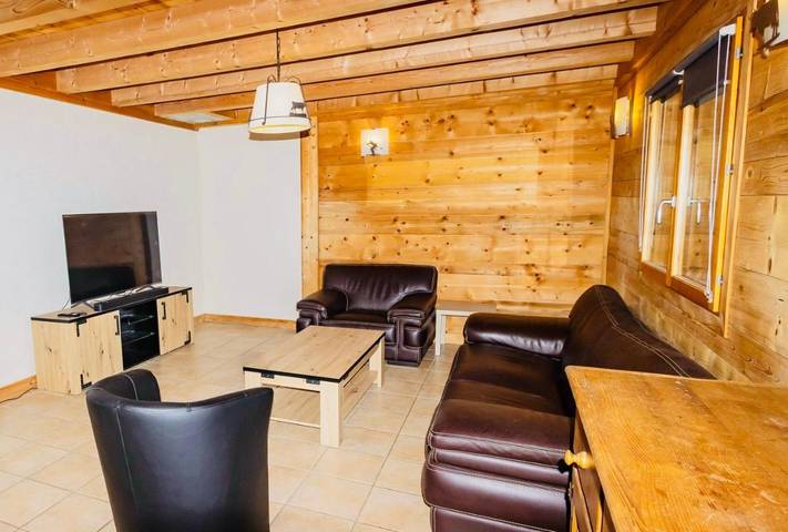 Gîte pour 8 personnes, avec jardin et vue, adapté aux familles à Seytroux - 3