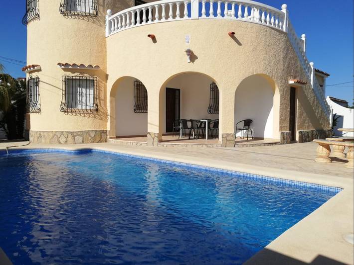 Villa für 6 Personen, mit Garten