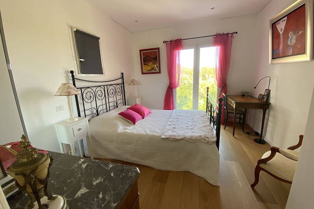 Spacieuse Villa Rénovée Plein sud Sans vis a vis in Valbonne, Mediterranean Coast (France)