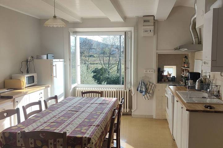 Gîte pour 9 personnes, avec jardin à Lussas - 3