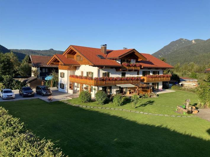 Ferienwohnung für 5 Personen, mit Balkon und Garten am Walchensee