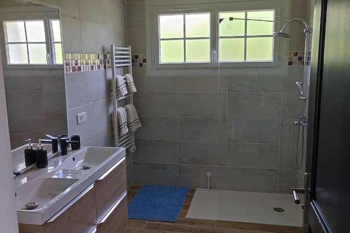 Location de vacances pour 5 personnes, avec jacuzzi ainsi que jardin et balcon à Cendrieux - 4