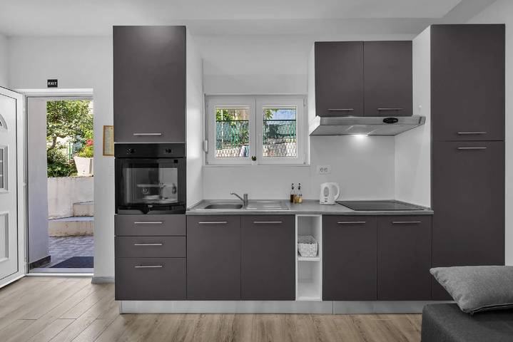 Ferienwohnung für 2 Personen, mit Terrasse in Makarska - 4