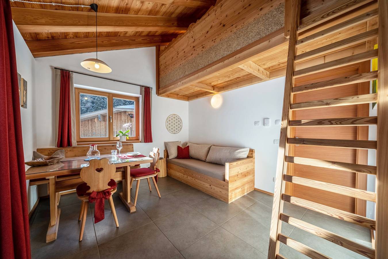 Ganze Wohnung, Ferienwohnung "Larch Soge Apt Karin" mit Bergblick, 2 privaten Terrassen und 2 Balkonen in Bichl (Ratschings), Ratschings