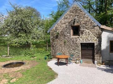 Cottage pour 3 personnes, avec terrasse ainsi que jardin et vue à Chaulieu