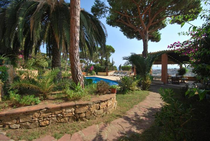 Casa rural para 6 personas, con jardín y terraza en Lloret de Mar - 4