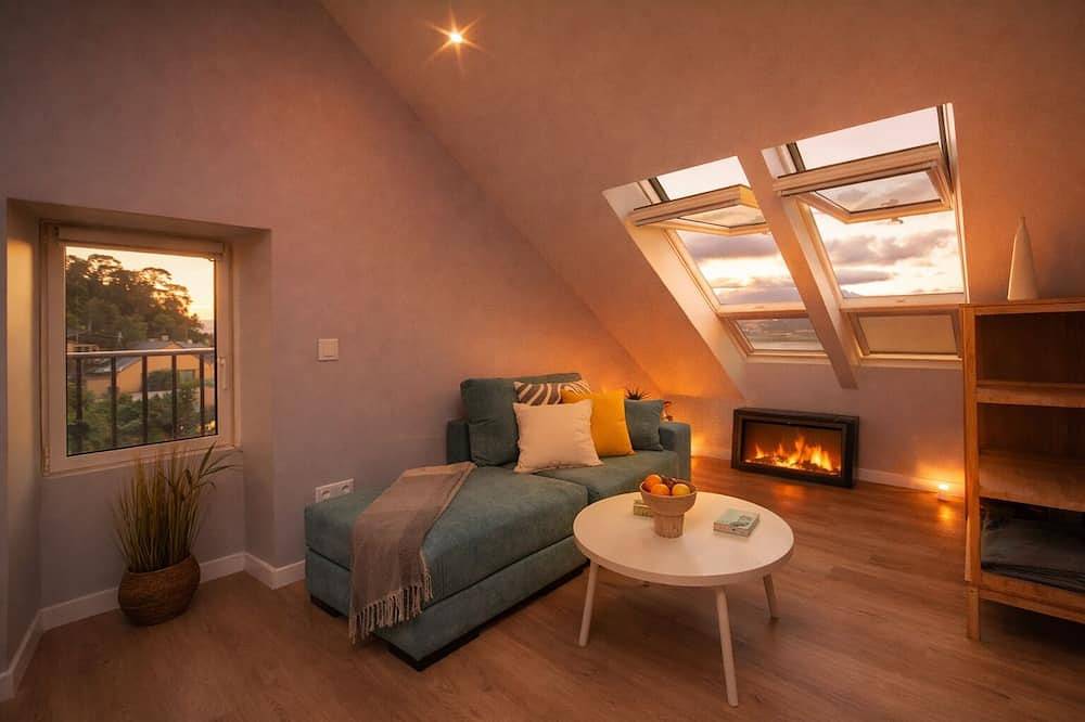 Entire apartment, Romantic Apartment with Jacuzzi & Sea Views - Noia, Galicia in Boa, Noia