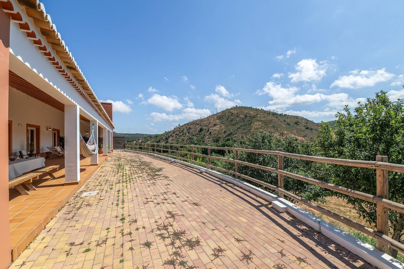 Casa do Camarada: Vista Montanha, Terraço Partilhado e Wi-Fi in Odeceixe, Costa Alentejana
