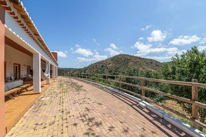 Holiday Home 'Casa Do Camarada' with Mountain View, Shared Terrace and Wi-Fi in São Teotónio, Costa Alentejana