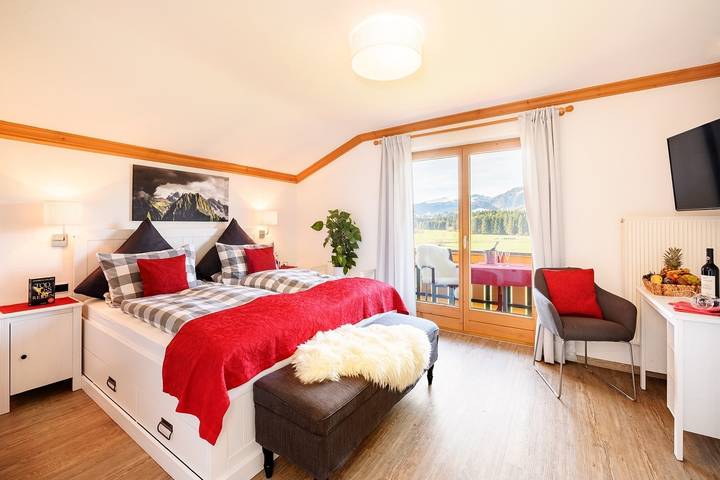 Ferienwohnung für 2 Personen, mit Balkon und Garten sowie Pool und Ausblick in Rubi
