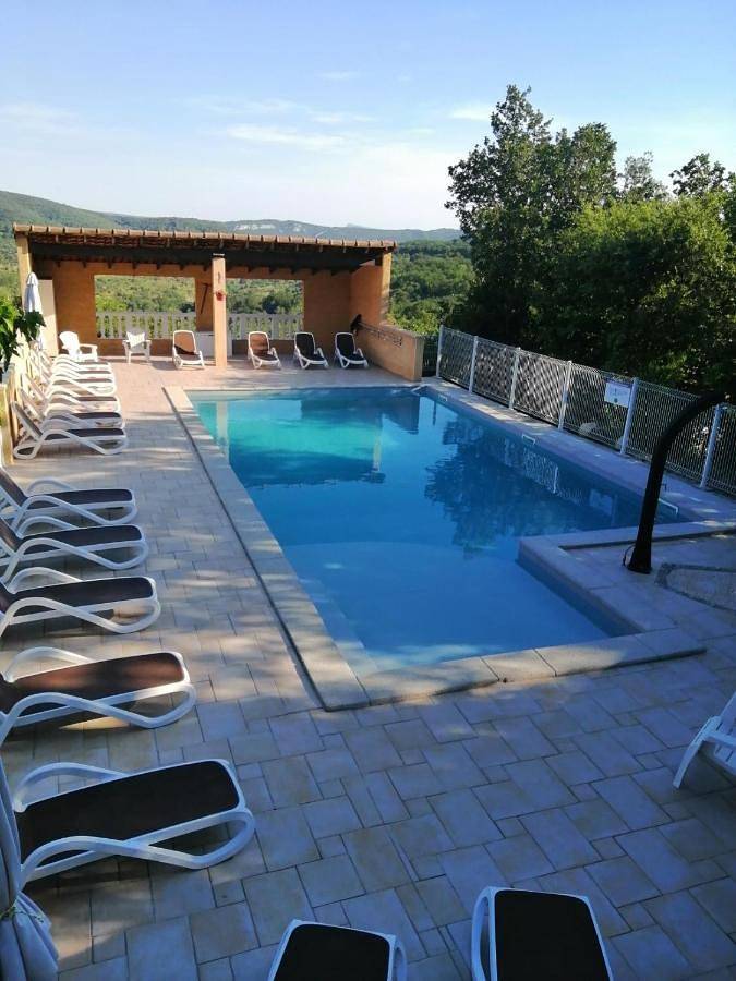 Location de vacances pour 8 personnes, avec jardin ainsi que piscine et vue, adapté aux familles à Lagorce - 3