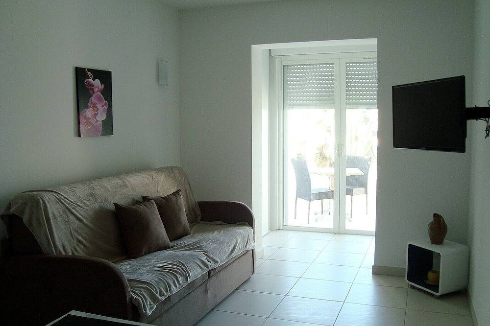 Appartement entier, Studio N°3 à Tiuccia, les pieds dans l'eau, climatisé, wifi in Tiuccia, Casaglione