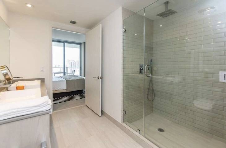 Beach rental for 6 people, with hot tub and balcony as well as pool in Hollywood (FL)