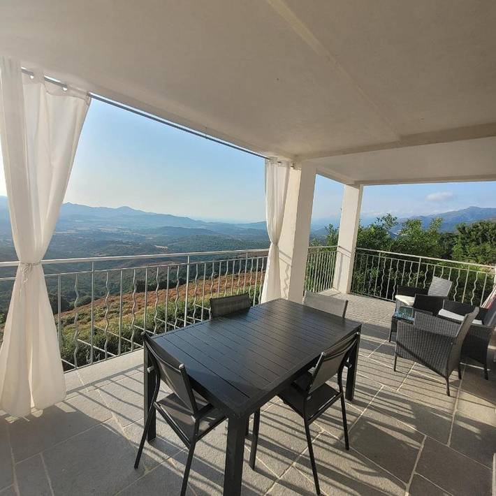 Appartement de vacances pour 4 personnes, avec vue et jardin