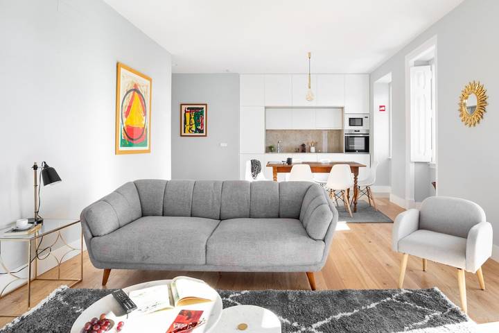 Vacation rental for 6 people, with balcony in Lisbon