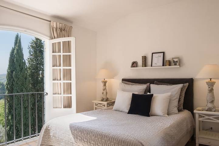 Villa pour 6 personnes, avec balcon et jardin à Opio - 2