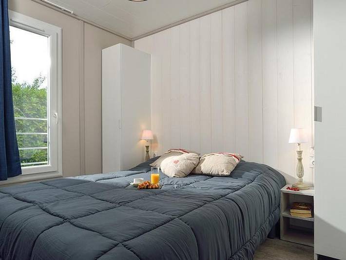 Mobil home pour 6 personnes, avec bassin pour enfant à Chastanier - 4