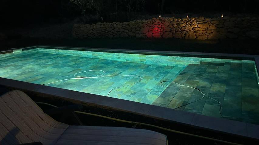 Maison d’hôte pour 2 personnes, avec terrasse et vue ainsi que piscine et jardin à Rognes - 2