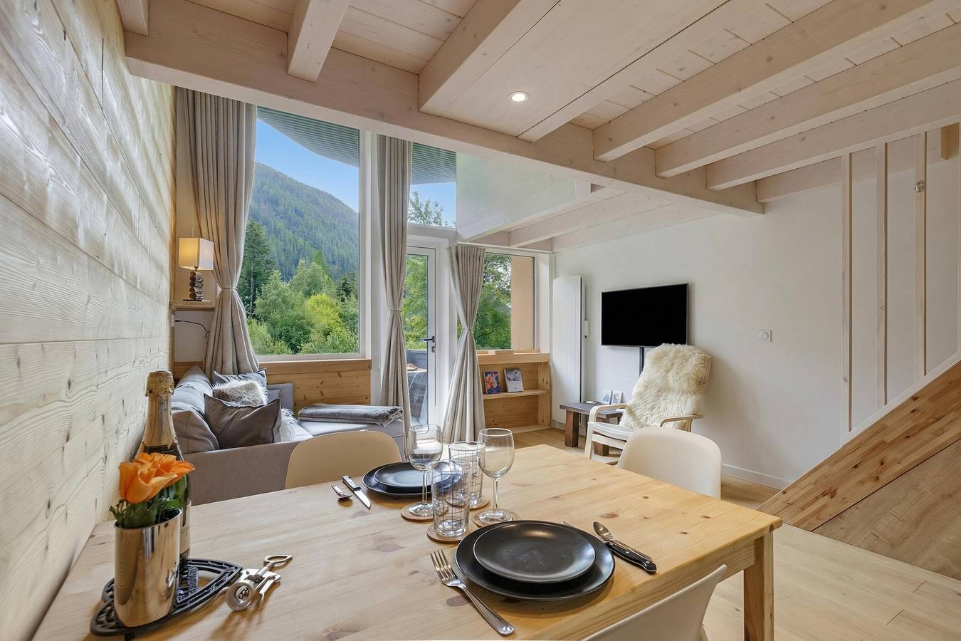Ganze Wohnung, Grand Roc C16 280m from Slopes, View, Parking & Wifi in Argentière, Chamonix