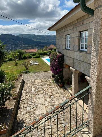 Maison d’hôte pour 12 personnes, avec vue ainsi que jardin et piscine, animaux acceptés dans Arcos de Valdevez