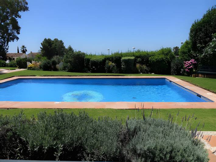 Entire apartment, Apartment 'Residencia La Fuente' with Shared Pool, Wi-Fi and Air Conditioning in Mijas, Costa del Sol