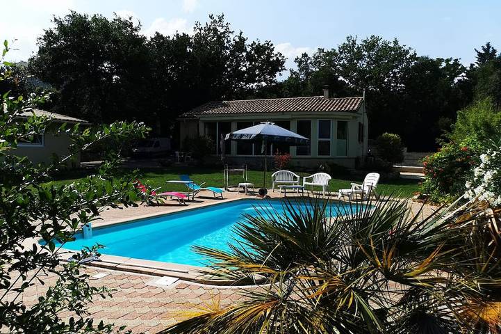 Villa pour 6 personnes, avec terrasse et jardin