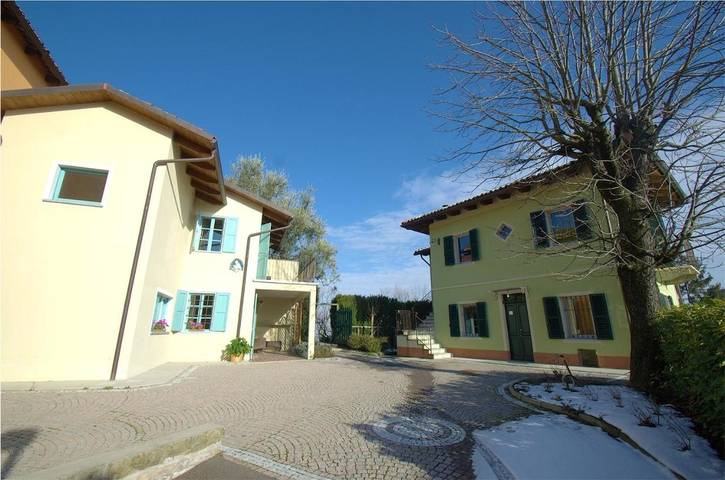 Appartement de vacances pour 2 personnes, avec balcon ainsi que jardin et vue