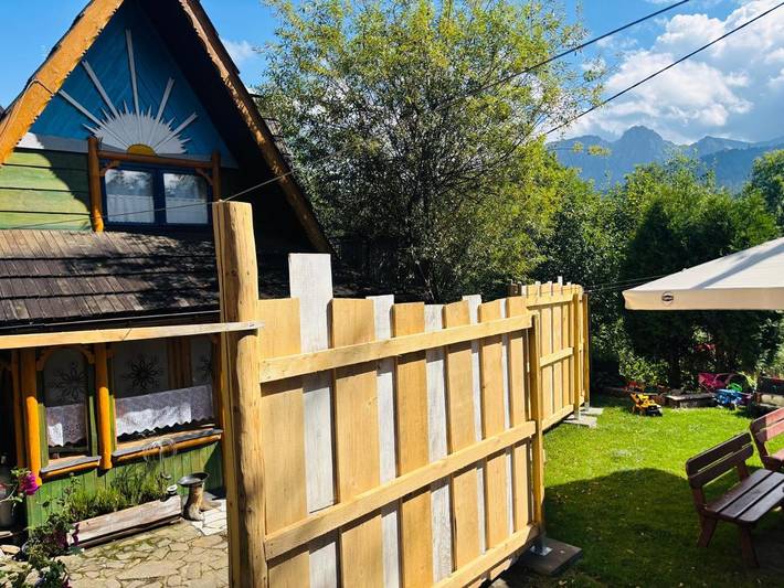 Chalet für 6 Personen, mit Balkon und Terrasse sowie Ausblick