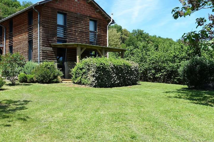 Gîte pour 6 personnes, avec Terrasse ainsi que Jardin et Piscine à La Roque-Gageac