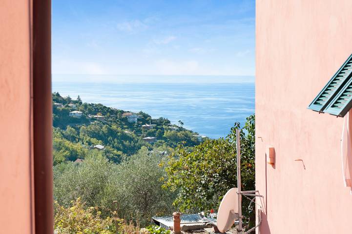 Pet-friendly Vacation Home Villetta Rosa with Garden, Terrace, Balcony, Bbq & Wi-Fi in Lavagna Municipality, Riviera di Levante