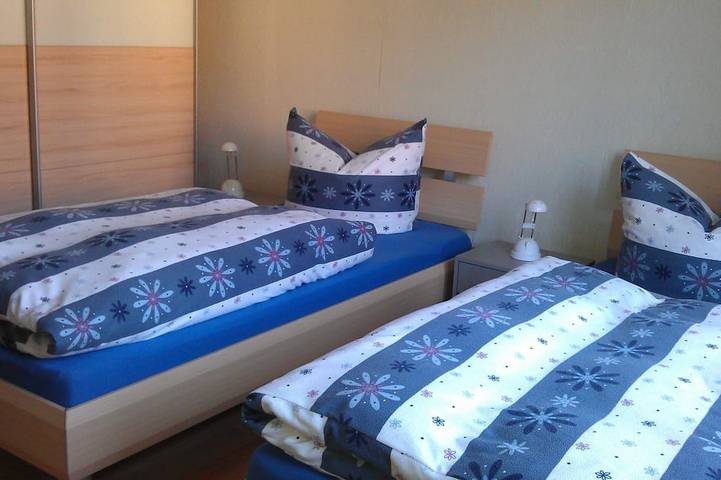 Ferienwohnung für 6 Personen, mit Whirlpool und Balkon sowie Garten in Bannewitz - 2