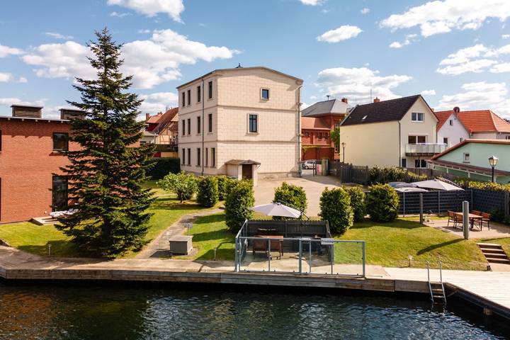 Ferienwohnung für 4 Personen, mit Terrasse und Garten sowie Seeblick in Malchow