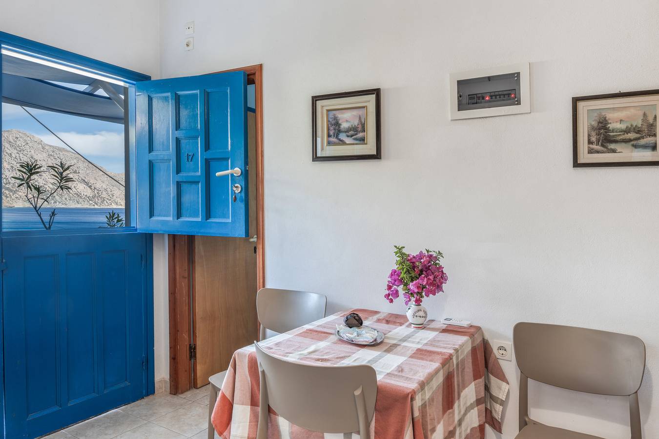 Ganze Wohnung, Apartment 'No 2' mit Meerblick, Wlan und Klimaanlage in Karpathos