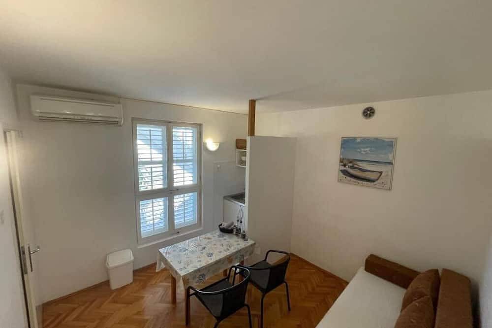 Ganze Wohnung, Apartment Bugenvila - Apt With sea view 1 in Vrboska, Hvar