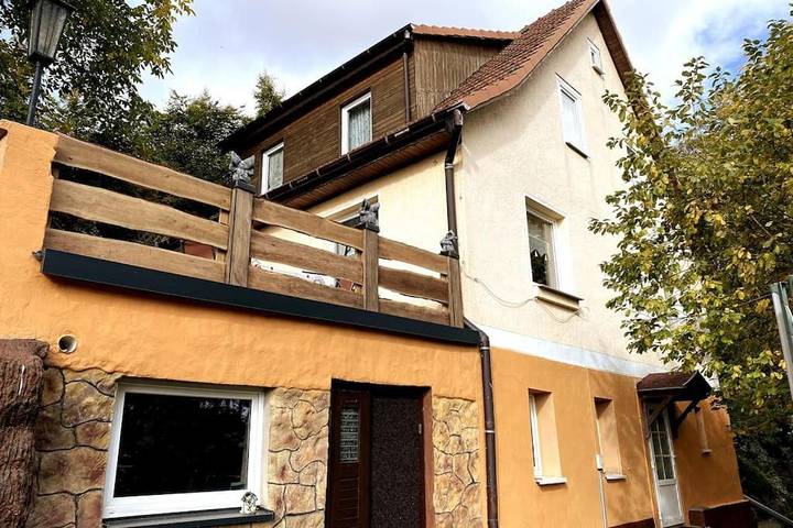 Ferienhaus für 8 Personen, mit Balkon und Terrasse sowie Garten und Ausblick in Ruhla