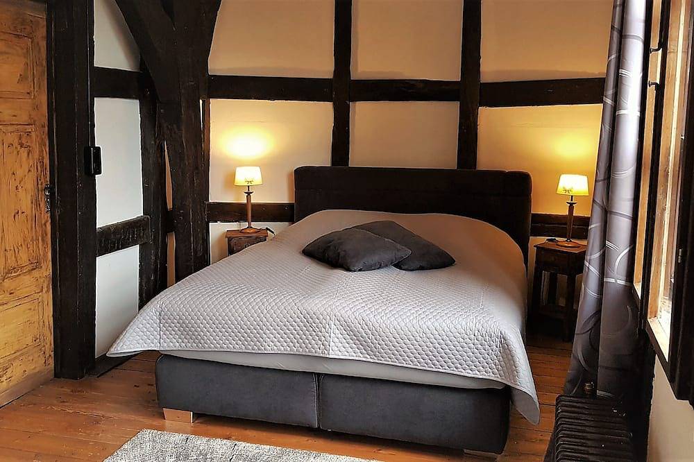 Ganze Wohnung, In der Wetterburg /Ferien im Mittelalter-Ritterzeit  Bad Arolsen Twistesee 130qm in Bad Arolsen, Twistesee