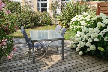 Location de vacances pour 5 personnes, avec terrasse à Grosbreuil