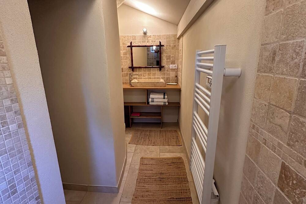 Ferienhaus Colombine ist ein umgebauter Taubenschlag mit luxuriöser Ausstattung! in Reillanne, Regionaler Naturpark Luberon