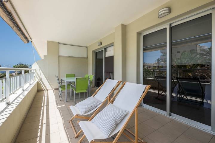 Entire apartment, Holiday Apartment "Marina" close to the Beach with Terrace & Shared Pool in Palm-Mar, Arona